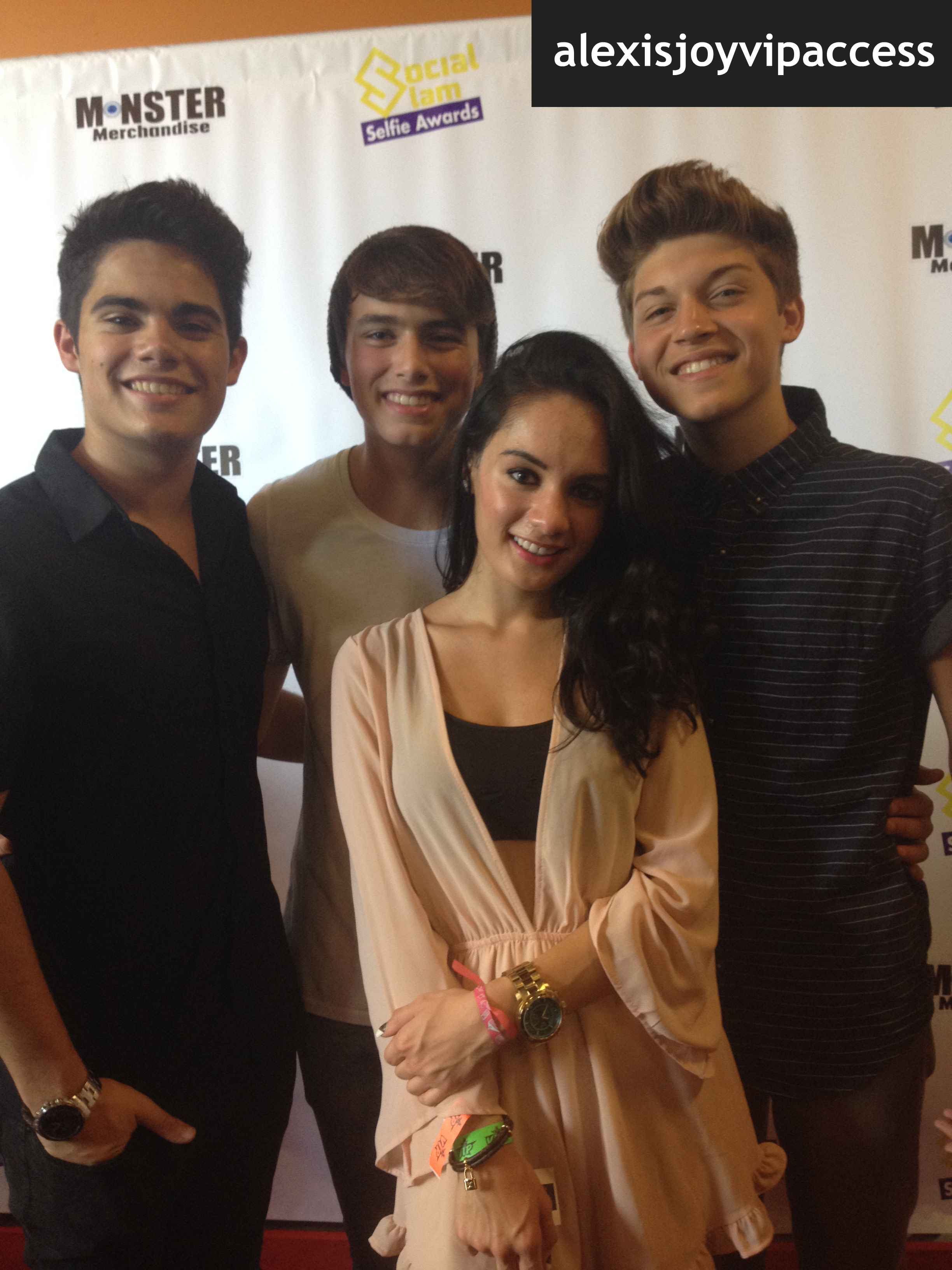 VIPAccessEXCLUSIVE: Forever In Your Mind Interview With Alexisjoyvipaccess At The Social Slam Selfie Awards!