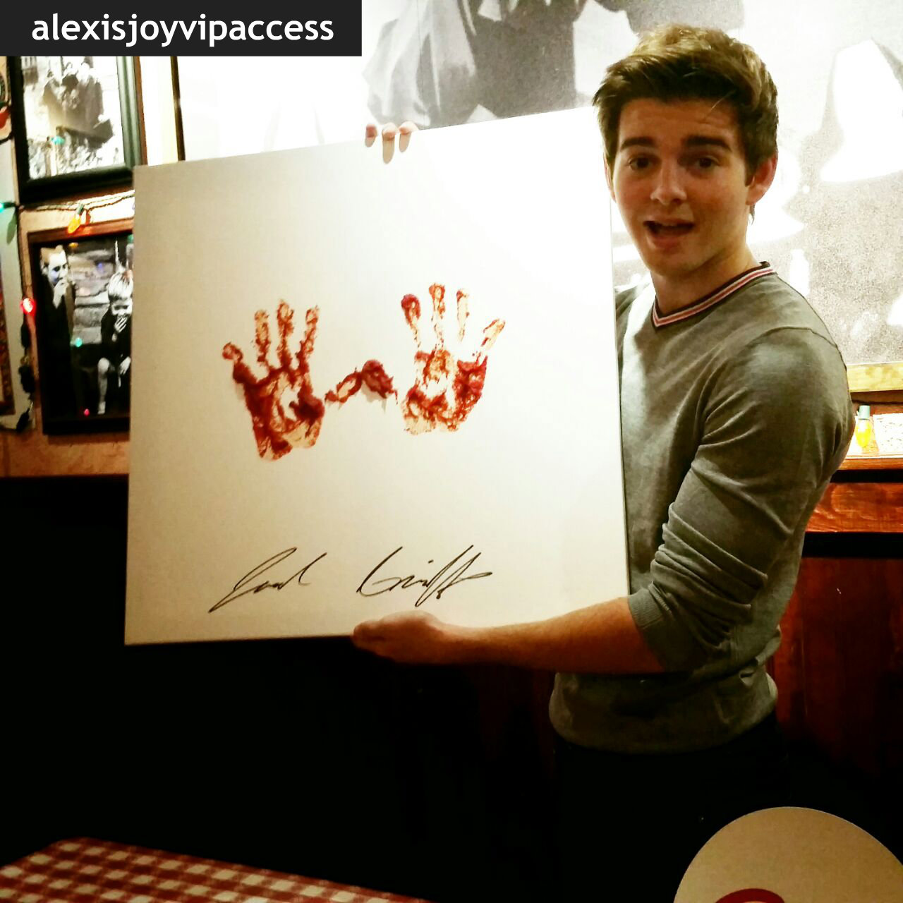 VIPAccessEXCLUSIVE: [PHOTOS] Jack Griffo Takes Part In The Buca Di Beppo Traditional Hand-printing Ceremony!