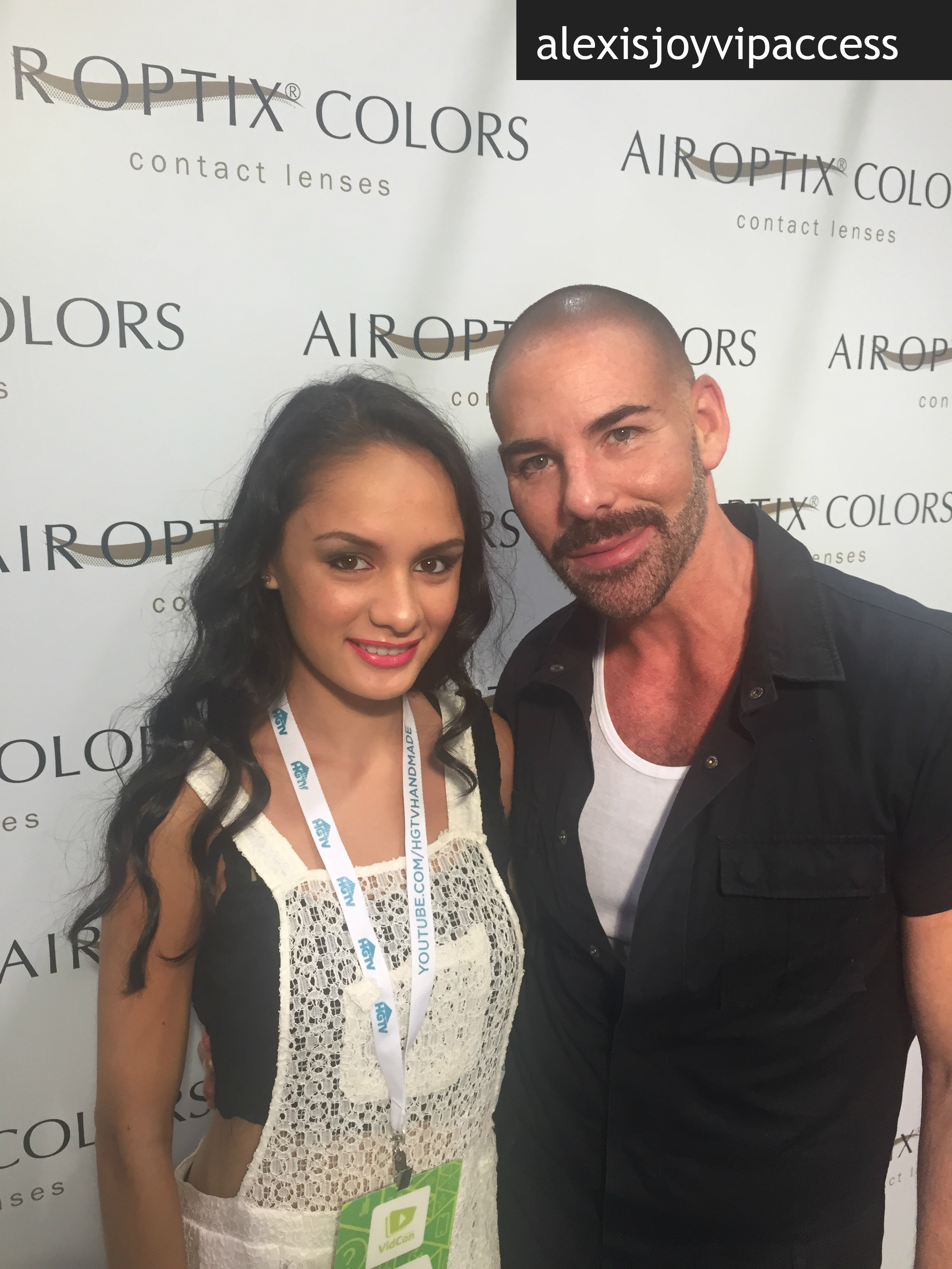 VIPAccessEXCLUSIVE: Alexisjoyvipaccess Gets A Make-over From Celebrity Make-up Artist, Scott Barnes At The Air Optix Colors Contact Lenses Beauty Bar At Vidcon!