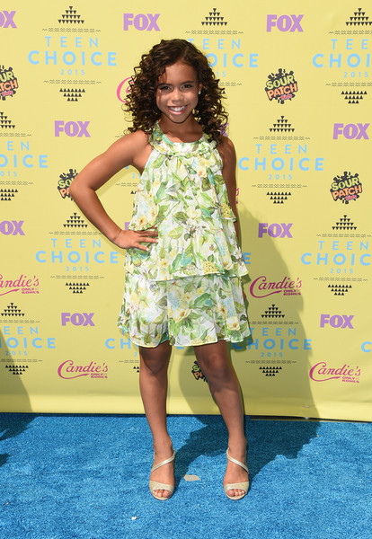 Article: Asia Monet Ray Looks Gorgeous At The 2015 Teen Choice Awards! (@AsiaMonetRay)