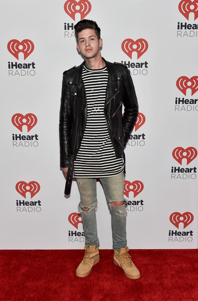 Article: Travis Mills Looks Incredibly Cool And So Stylish At The 2015 iHeart Radio Music Festival!