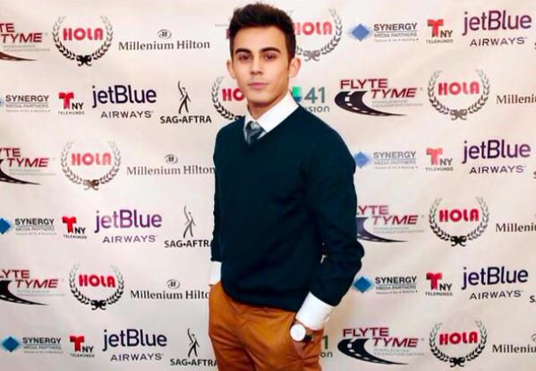 Article: Tyler Alvarez Looks Dapper At The 2015 Hola Awards! (@TylerAlvarez)