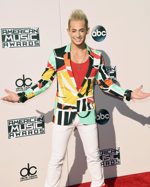 Article: Frankie Grande Looks Spectacular As He Attends The 2015 American Music Awards & Hosts The Red Carpet!