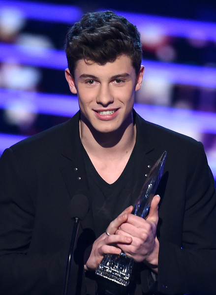 Article: Congrats To Shawn Mendes On Winning Favorite Breakout Artist At The People’s Choice Awards! Watch His Acceptance Speech And Performance Here!
