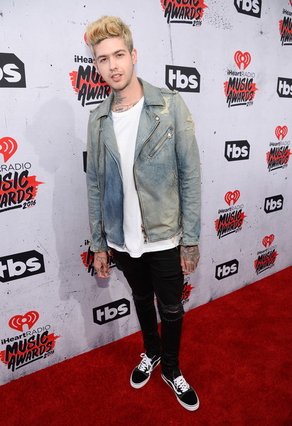 Article: Travis Mills Looked Phenomenal At The 2016 iHeartRadio Music Awards! (@TravisMills)