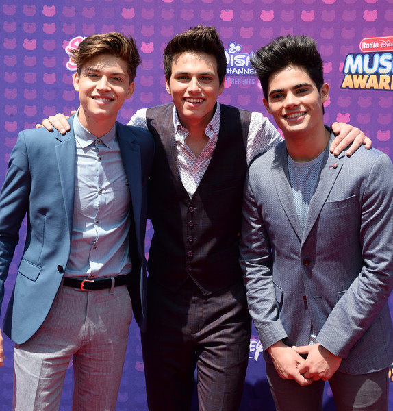 Article: Forever In Your Mind Had A Blast Presenting At The 2016 Radio Disney Music Awards!