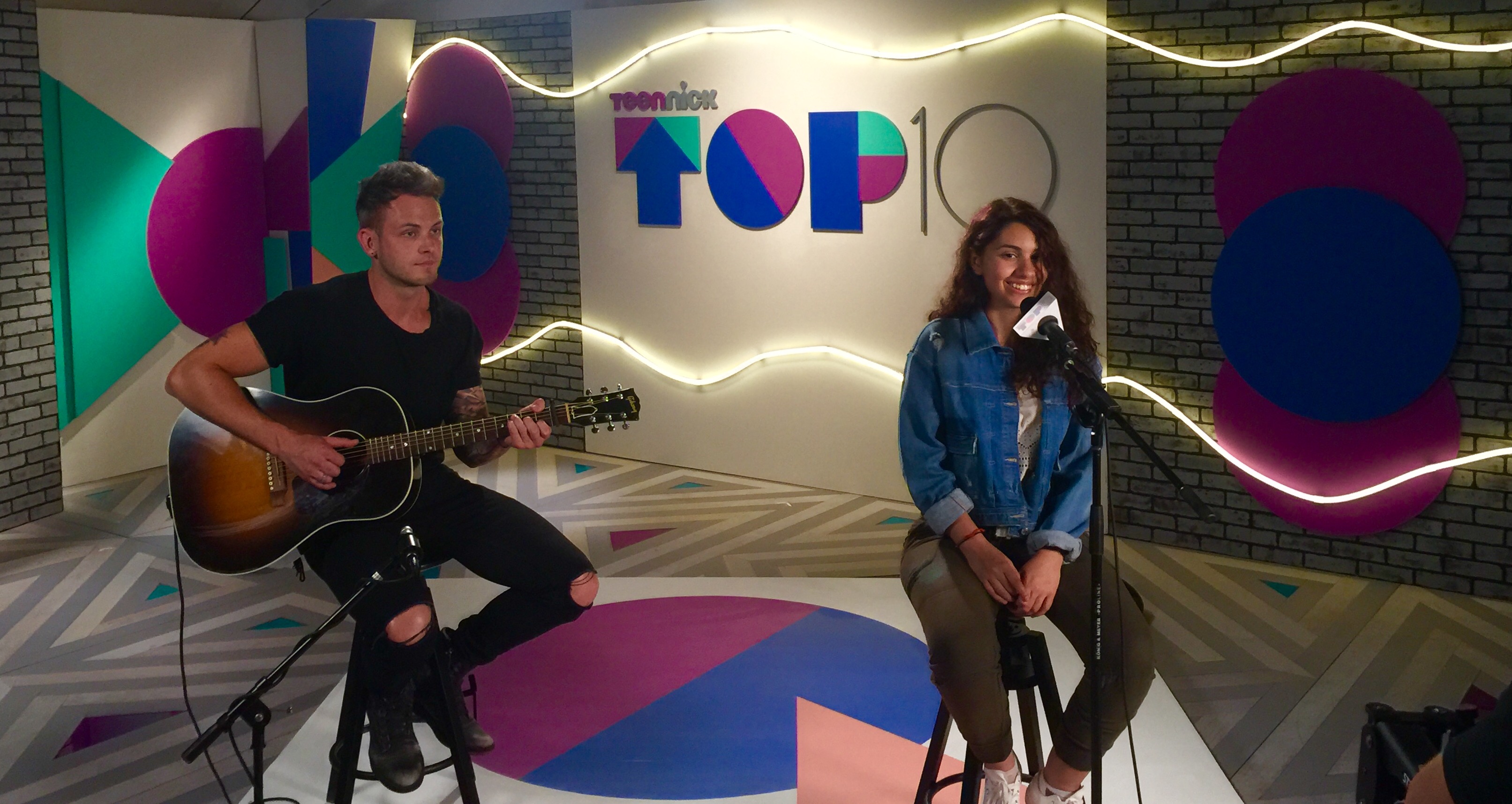 Article: Alessia Cara Kicks Off The Seventh Season Return Of TeenNick Top 10 As A Guest Host!