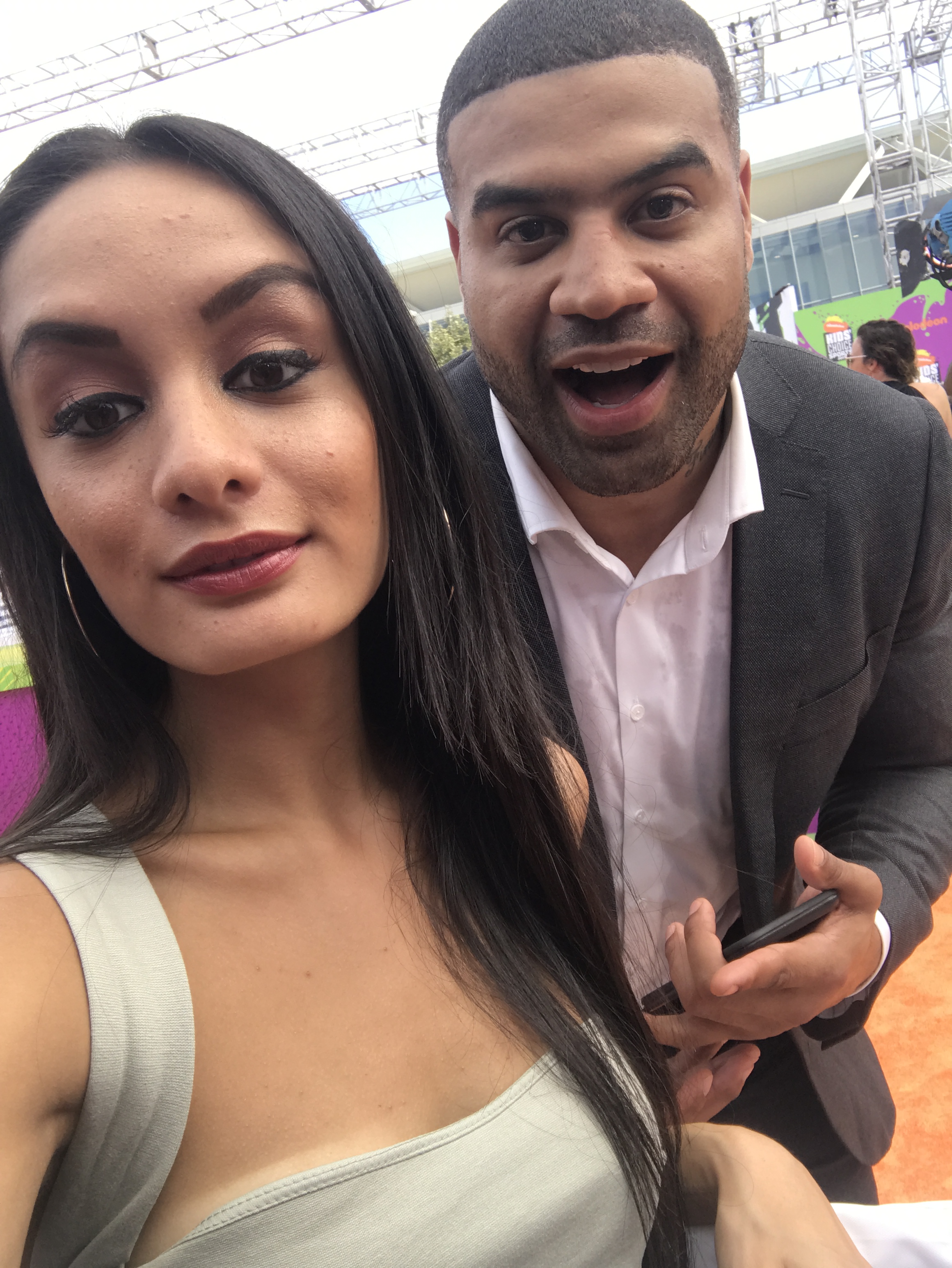 VIPAccessEXCLUSIVE: Shawne Merriman Interview With Alexisjoyvipaccess At The 2017 Nickelodeon Kids’ Choice Sports!