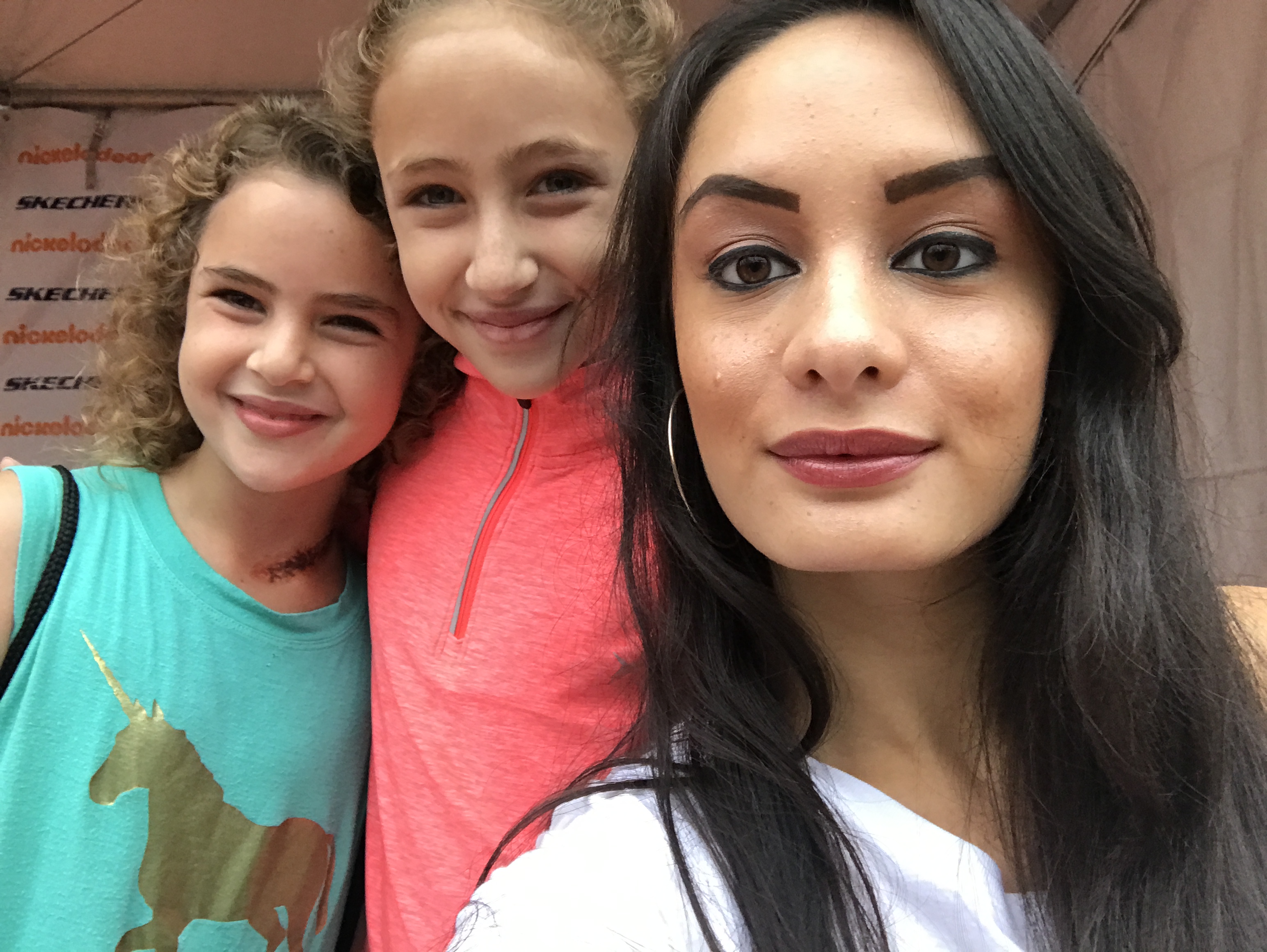 VIPAccessEXCLUSIVE: Ava Kolker And Lexy Kolker Interview With Alexisjoyvipaccess At The 2017 Skechers Pier To Pier Walk!