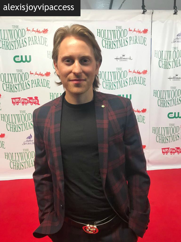 VIPAccessEXCLUSIVE: “The Bay” Star Eric Nelsen Interview With Alexisjoyvipaccess At The 2017 Hollywood Christmas Parade!