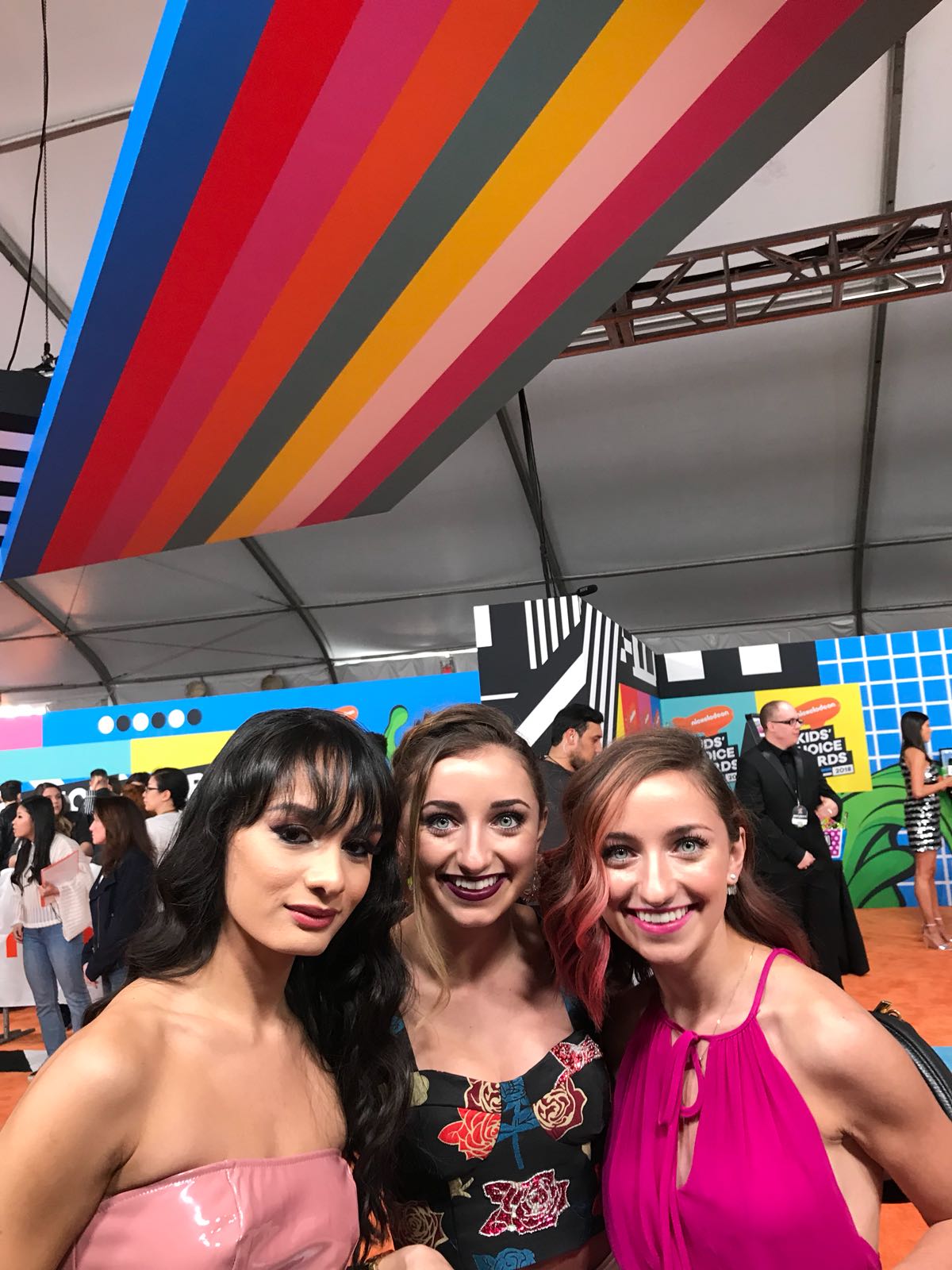 VIPAccessEXCLUSIVE: Brooklyn And Bailey Interview With Alexisjoyvipaccess At The 2018 Nickelodeon Kids’ Choice Awards!