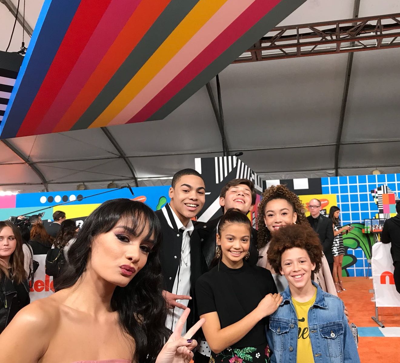 VIPAccessEXCLUSIVE: The “Star Falls” Cast Interview With Alexisjoyvipaccess At The 2018 Nickelodeon Kids’ Choice Awards!