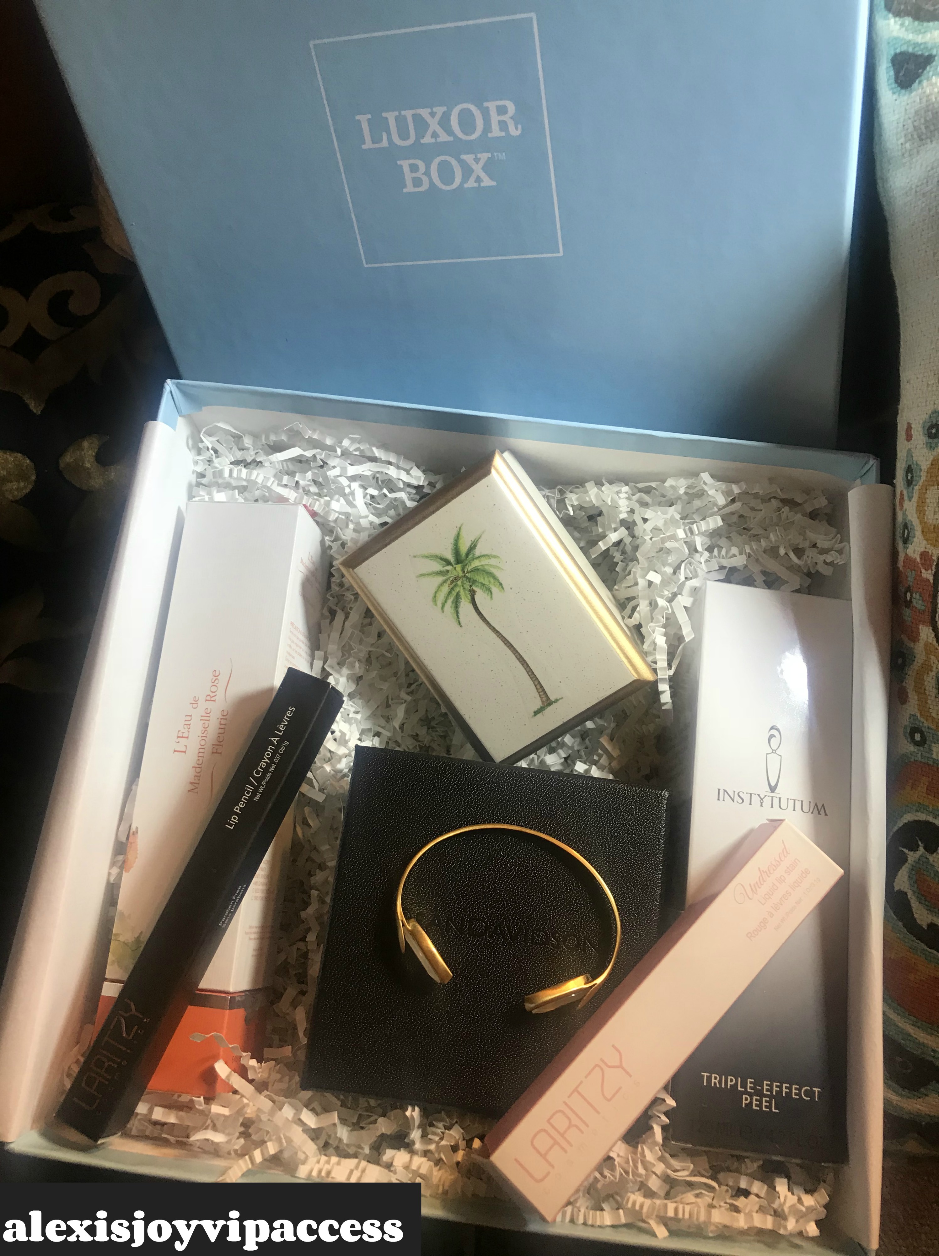 VIPAccessEXCLUSIVE: Here Are The 5 Incredible Items Inside This Month’s Luxor Box — Find Out What’s Inside In This Unboxing Video Here!