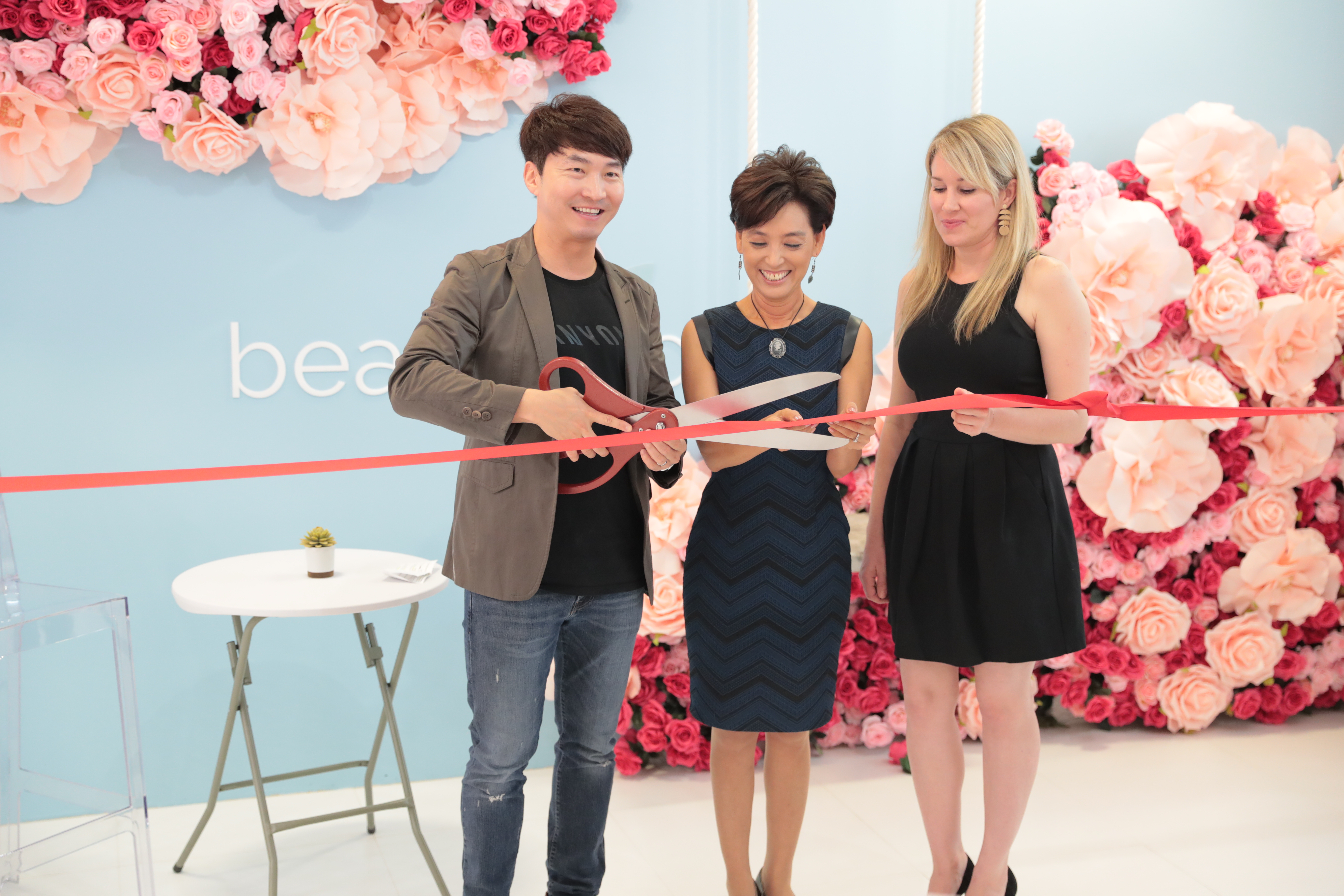Article: Korean Beauty Destination, Beautytap Celebrated Its Grand Opening Of Its First Retail Location – Check Out Pictures Here PLUS Read An Interview With K-pop Sensation, Jessica Jung!