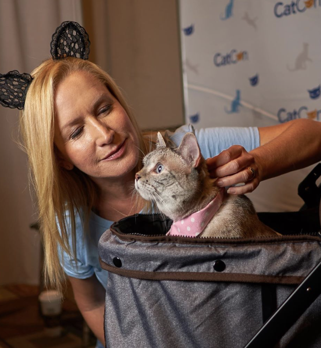 VIPAccessEXCLUSIVE: Cat Lovers, Celebrities And Celebri-Cats Were In Purradise At The 2019 CatCon – RECAP Here!